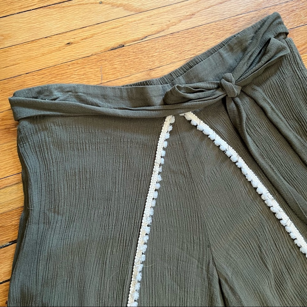 Hayden LA Sage Green Wide Leg Culottes, Cropped Pant, Boho - Picture 5 of 15